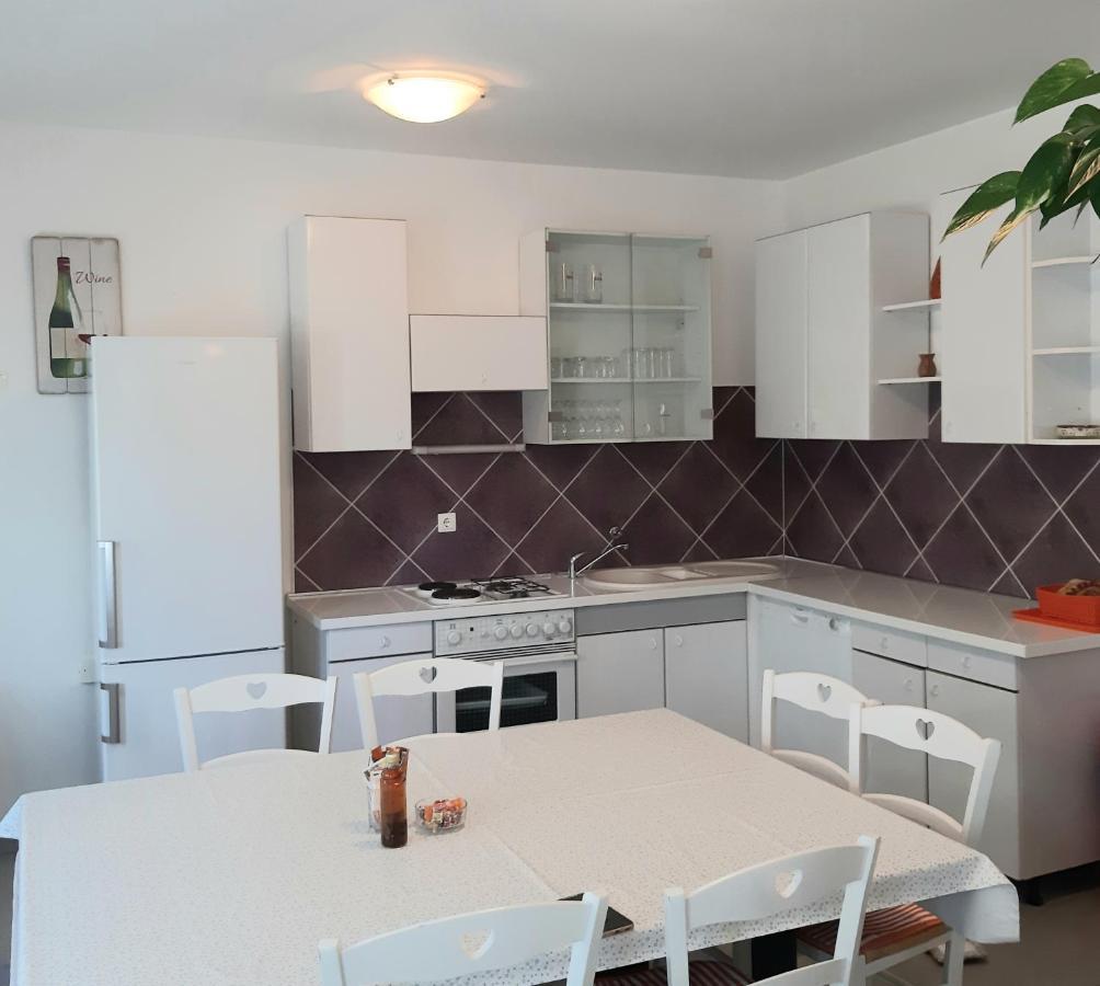 Apartmani Miletić Novi Vinodolski Exterior foto